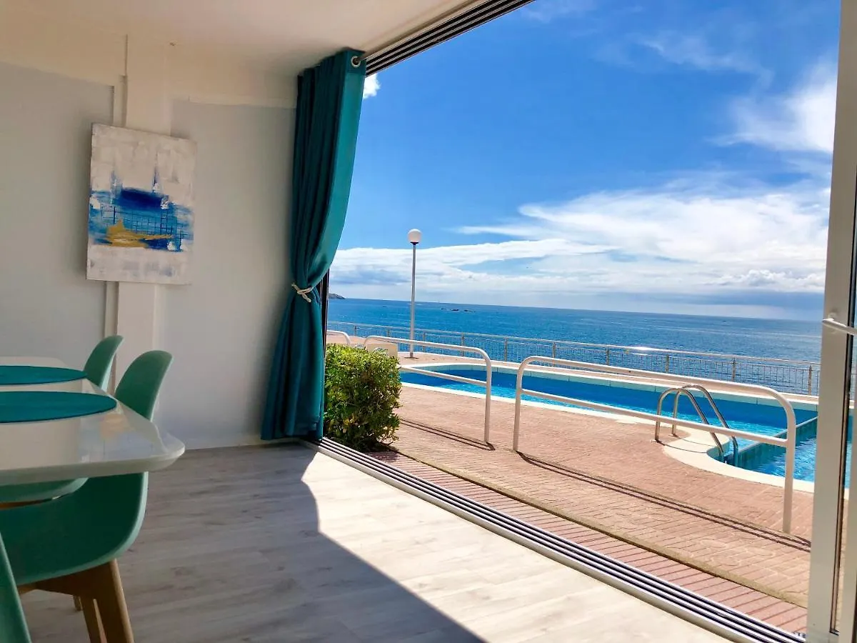 Apartment Magnifique Appartement En Front De Mer, Caneylles Roses