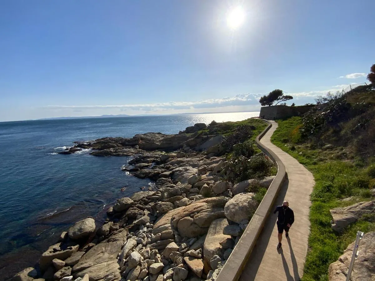 Magnifique Appartement En Front De Mer, Caneylles Roses